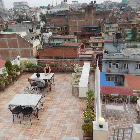 Shine Homestay Famille Francophone - Shine Home And Apartment Kathmandu Ngoại thất bức ảnh