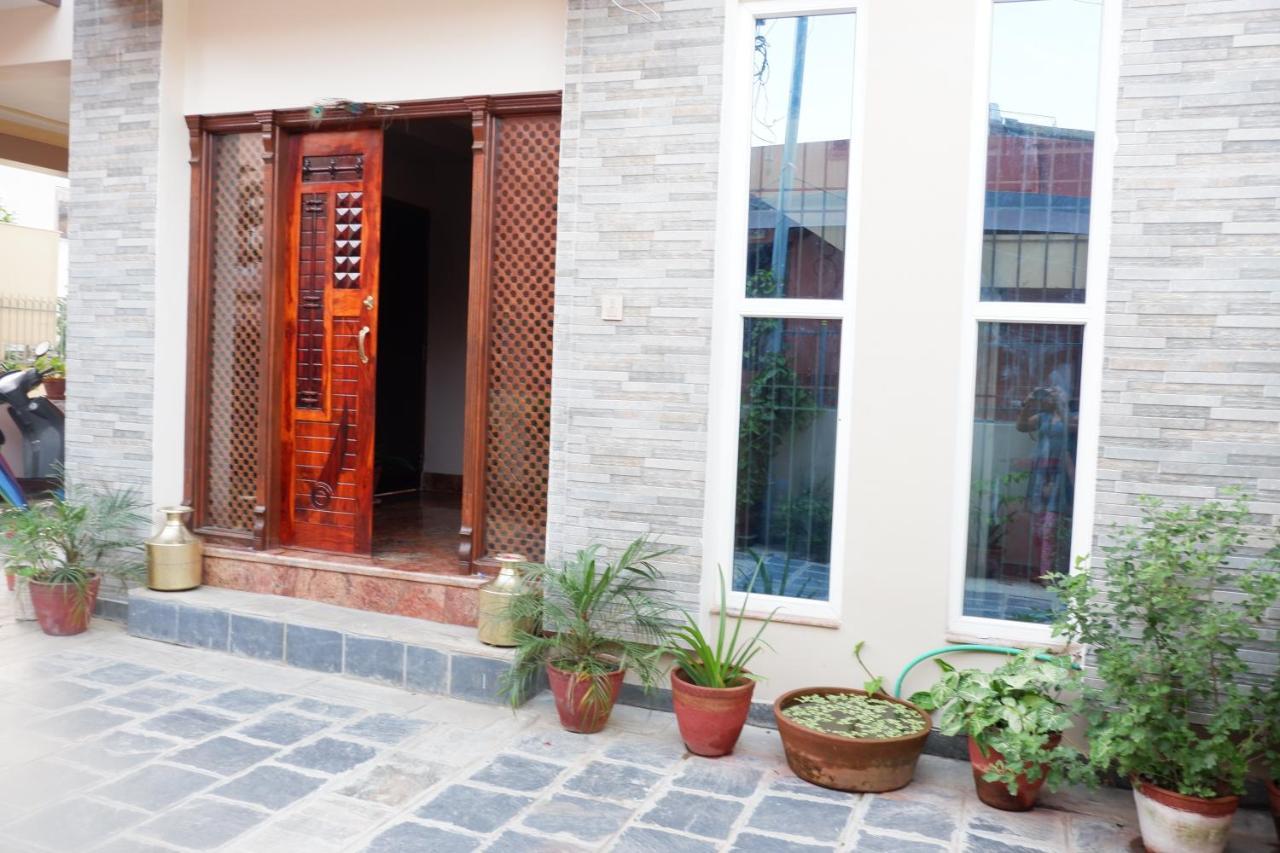 Shine Homestay Famille Francophone - Shine Home And Apartment Kathmandu Ngoại thất bức ảnh
