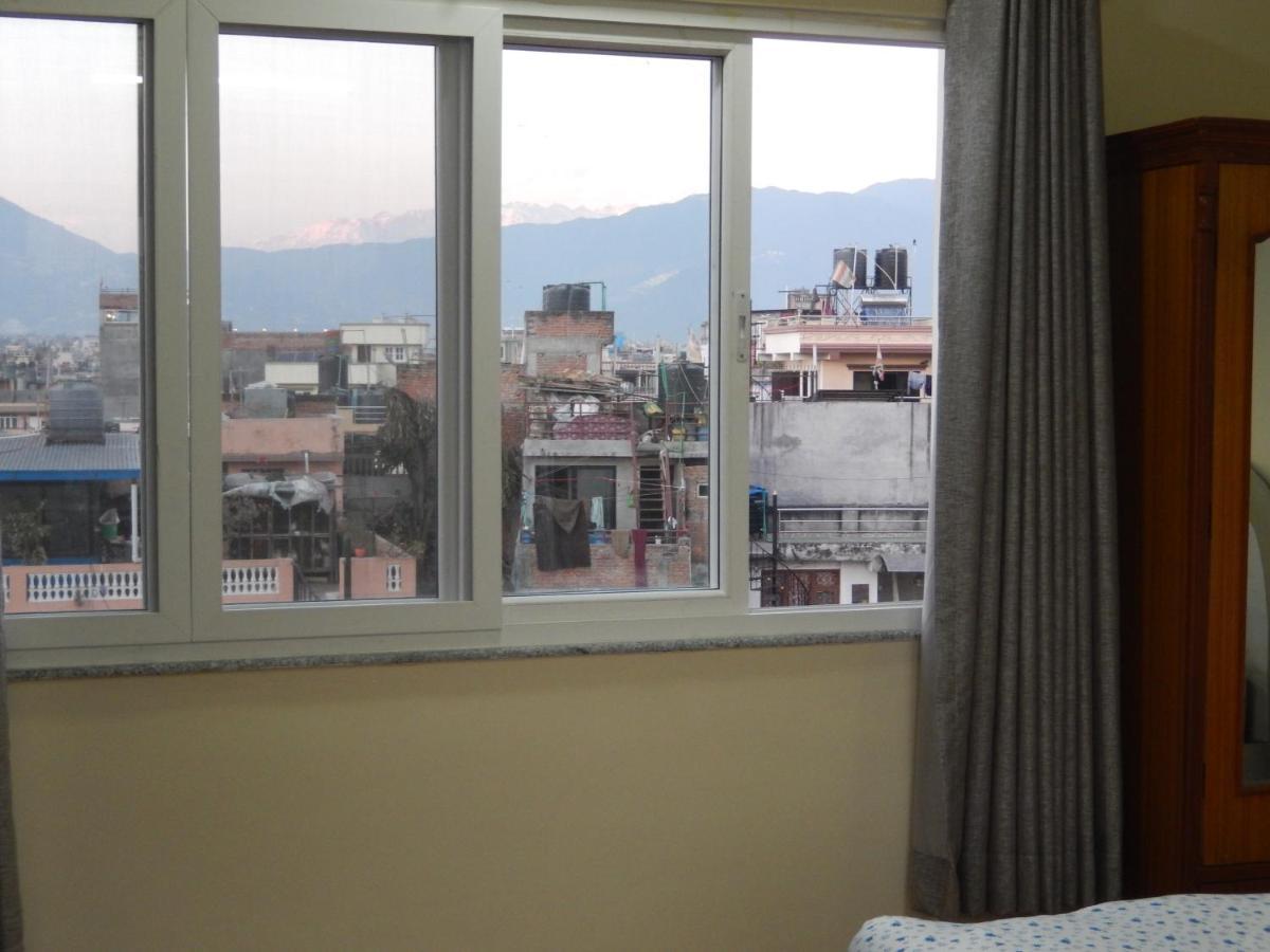 Shine Homestay Famille Francophone - Shine Home And Apartment Kathmandu Ngoại thất bức ảnh
