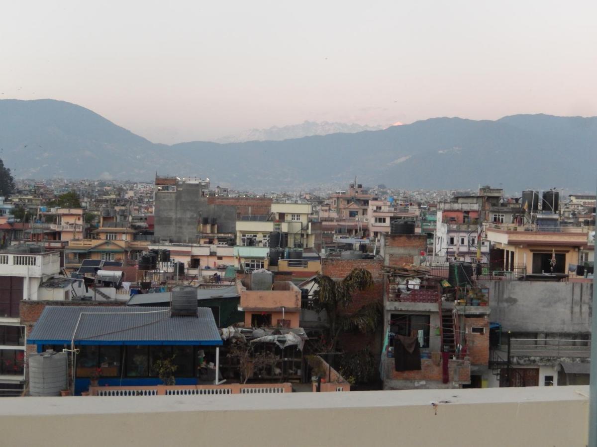 Shine Homestay Famille Francophone - Shine Home And Apartment Kathmandu Ngoại thất bức ảnh