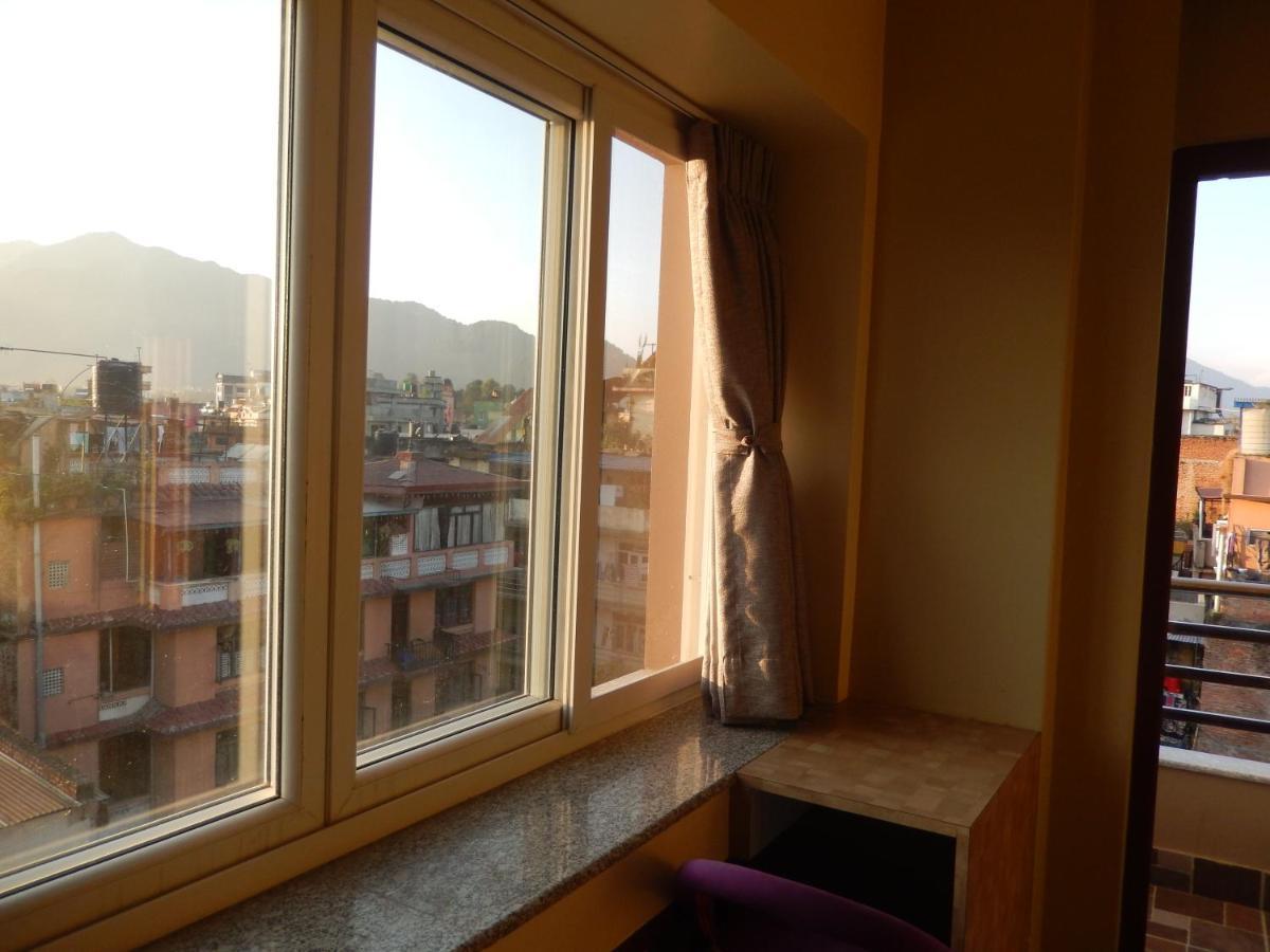 Shine Homestay Famille Francophone - Shine Home And Apartment Kathmandu Ngoại thất bức ảnh