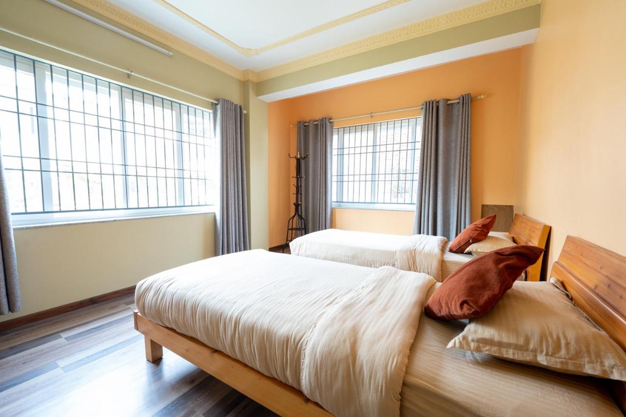 Shine Homestay Famille Francophone - Shine Home And Apartment Kathmandu Ngoại thất bức ảnh