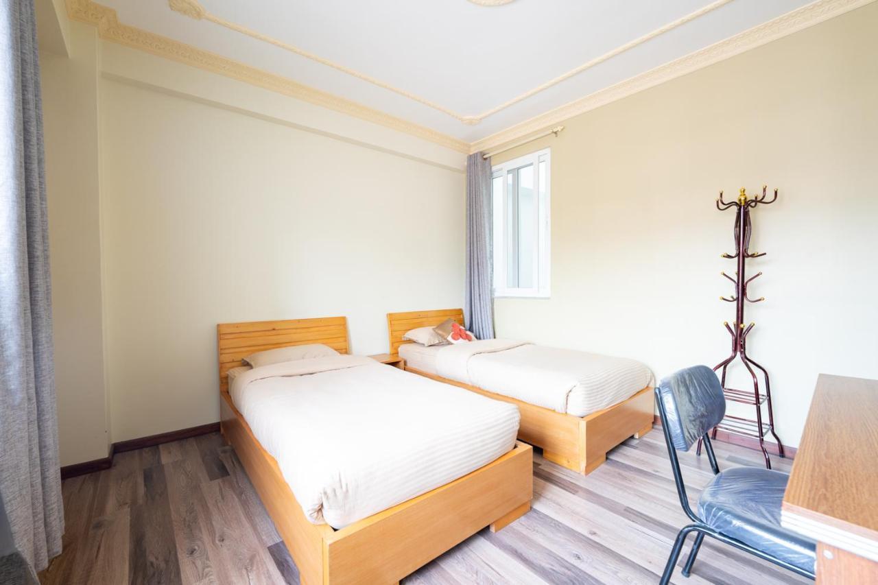 Shine Homestay Famille Francophone - Shine Home And Apartment Kathmandu Ngoại thất bức ảnh