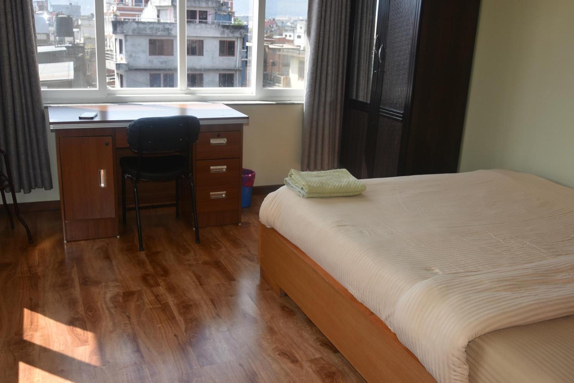 Shine Homestay Famille Francophone - Shine Home And Apartment Kathmandu Ngoại thất bức ảnh