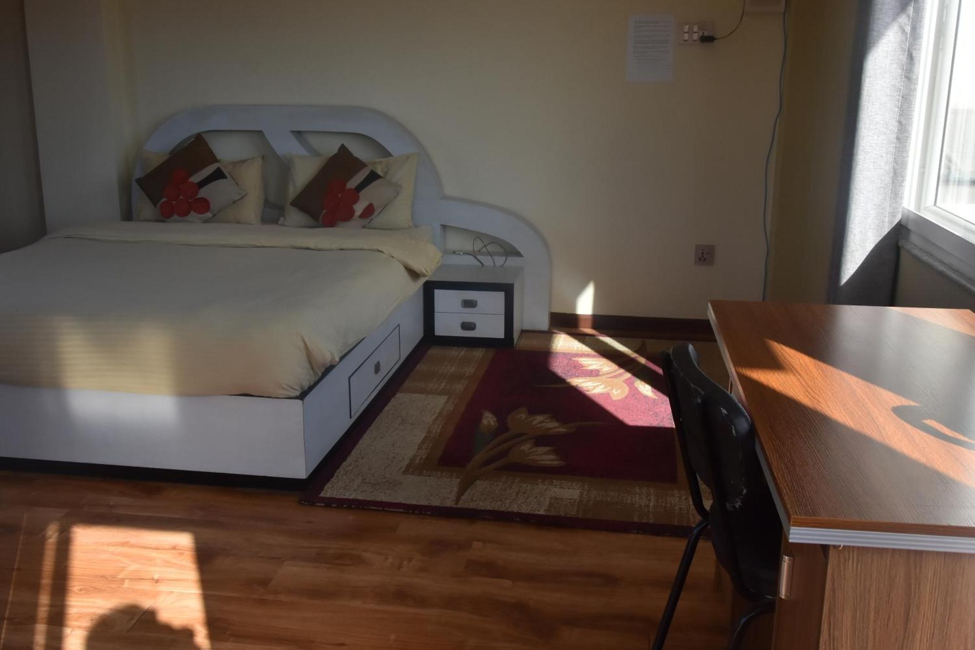 Shine Homestay Famille Francophone - Shine Home And Apartment Kathmandu Ngoại thất bức ảnh