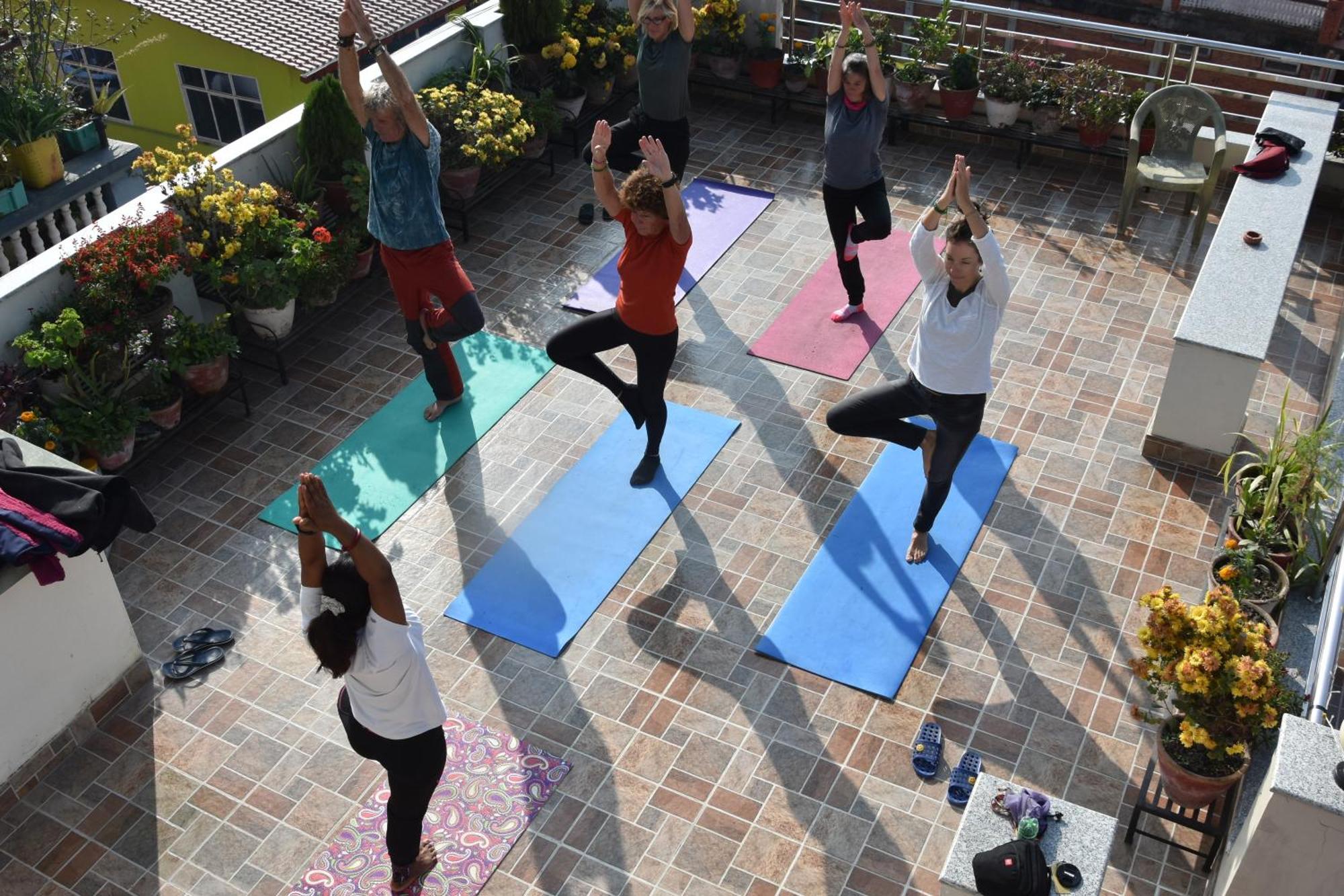 Shine Homestay Famille Francophone - Shine Home And Apartment Kathmandu Ngoại thất bức ảnh
