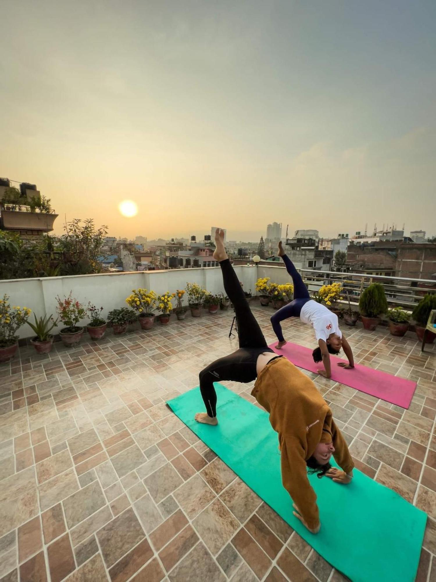 Shine Homestay Famille Francophone - Shine Home And Apartment Kathmandu Ngoại thất bức ảnh