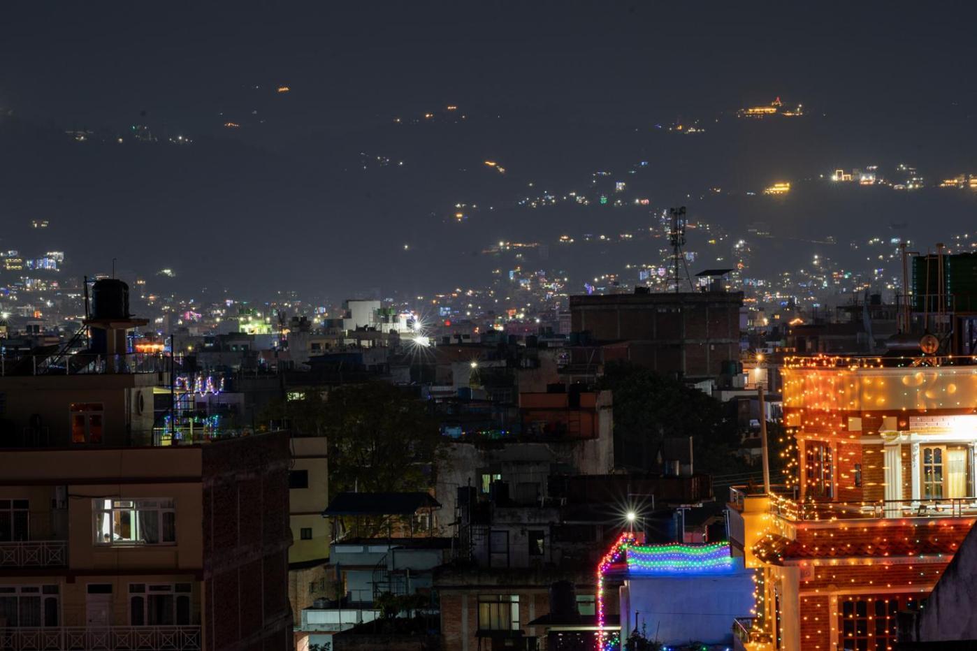 Shine Homestay Famille Francophone - Shine Home And Apartment Kathmandu Ngoại thất bức ảnh
