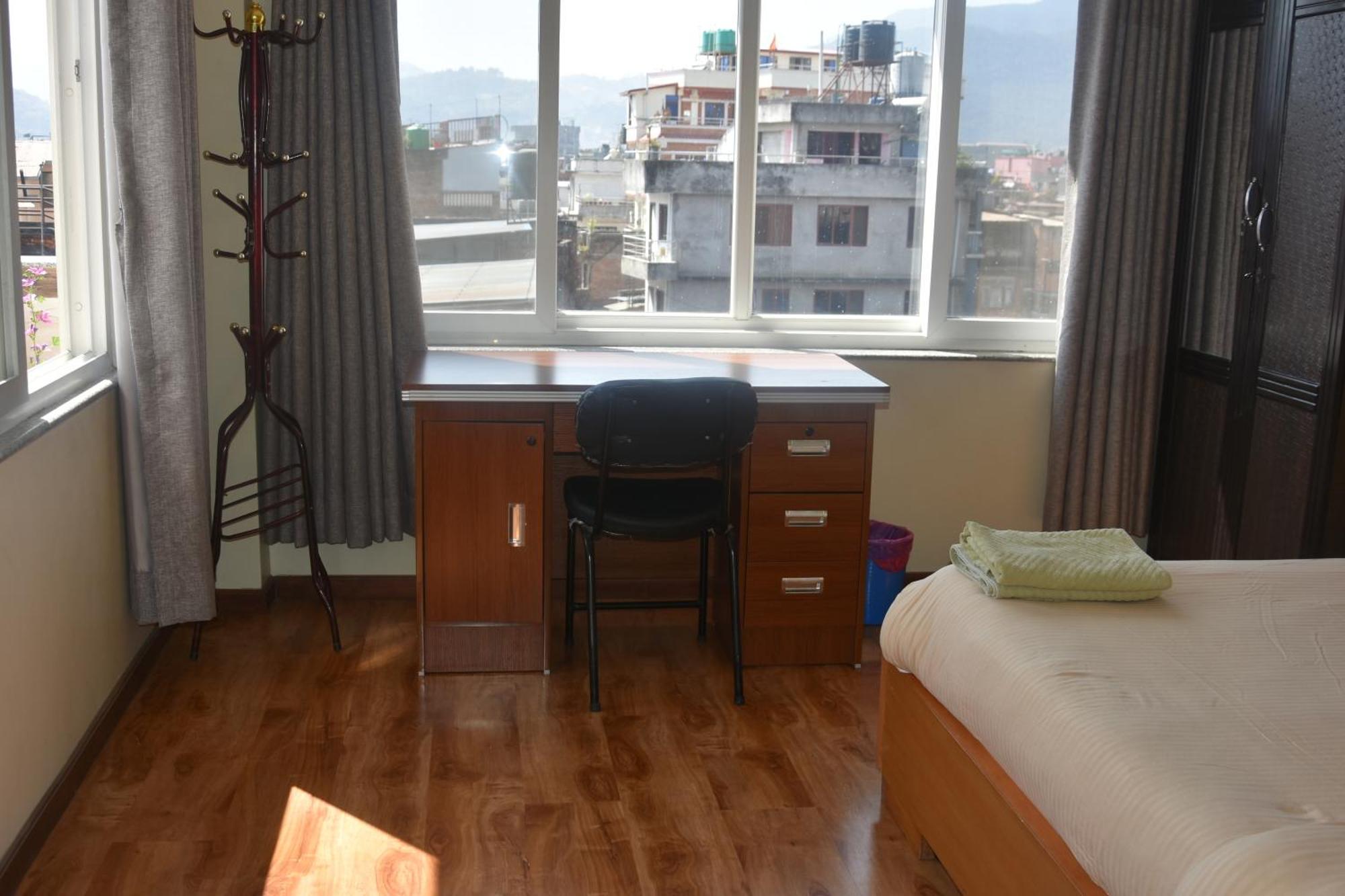 Shine Homestay Famille Francophone - Shine Home And Apartment Kathmandu Ngoại thất bức ảnh