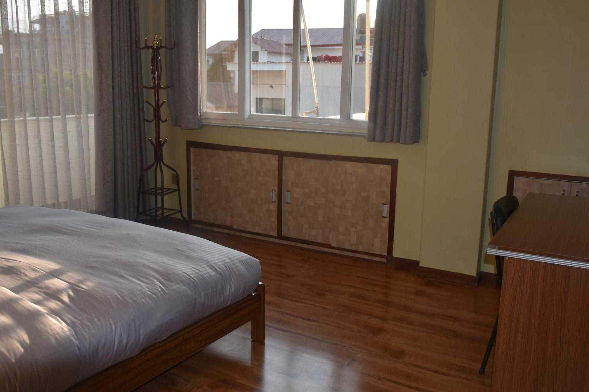 Shine Homestay Famille Francophone - Shine Home And Apartment Kathmandu Ngoại thất bức ảnh