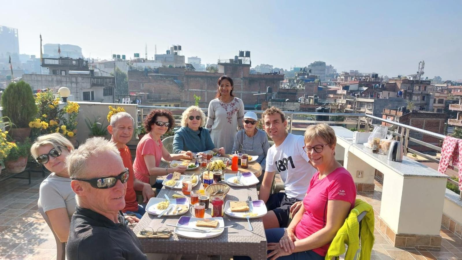 Shine Homestay Famille Francophone - Shine Home And Apartment Kathmandu Ngoại thất bức ảnh