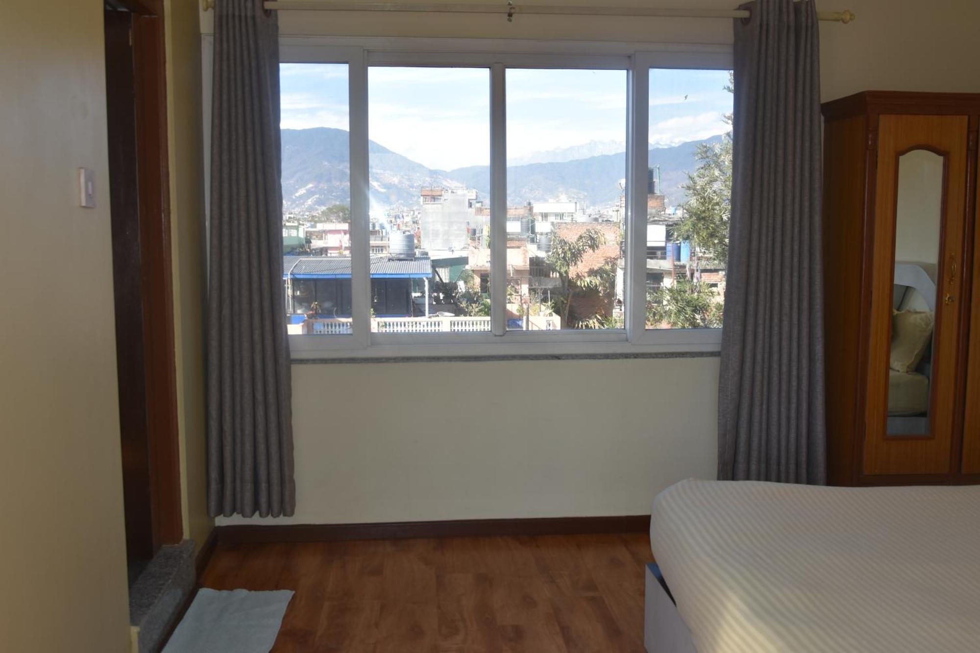 Shine Homestay Famille Francophone - Shine Home And Apartment Kathmandu Ngoại thất bức ảnh
