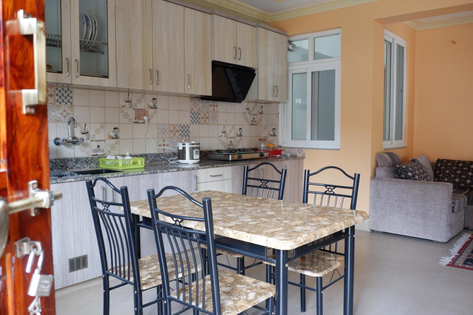 Shine Homestay Famille Francophone - Shine Home And Apartment Kathmandu Ngoại thất bức ảnh
