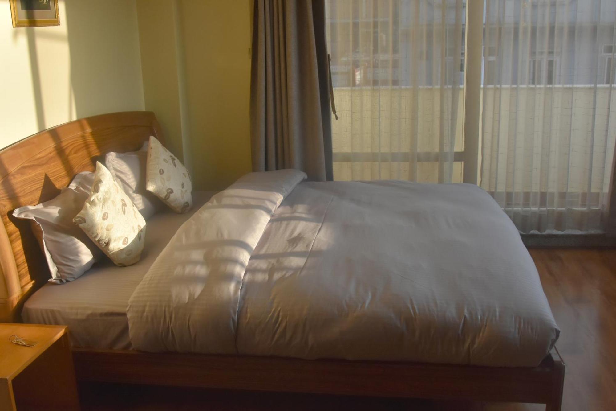 Shine Homestay Famille Francophone - Shine Home And Apartment Kathmandu Ngoại thất bức ảnh