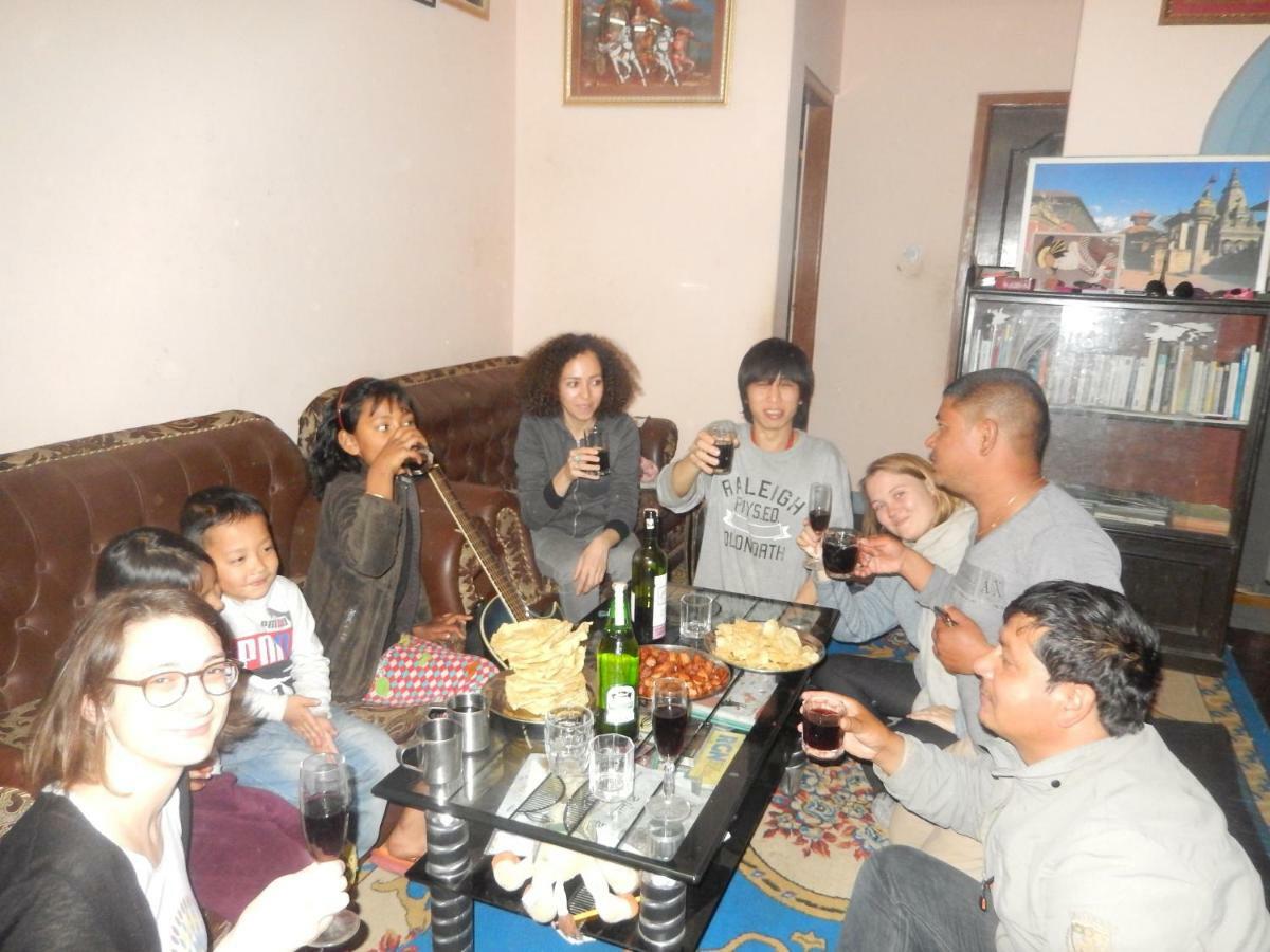 Shine Homestay Famille Francophone - Shine Home And Apartment Kathmandu Ngoại thất bức ảnh