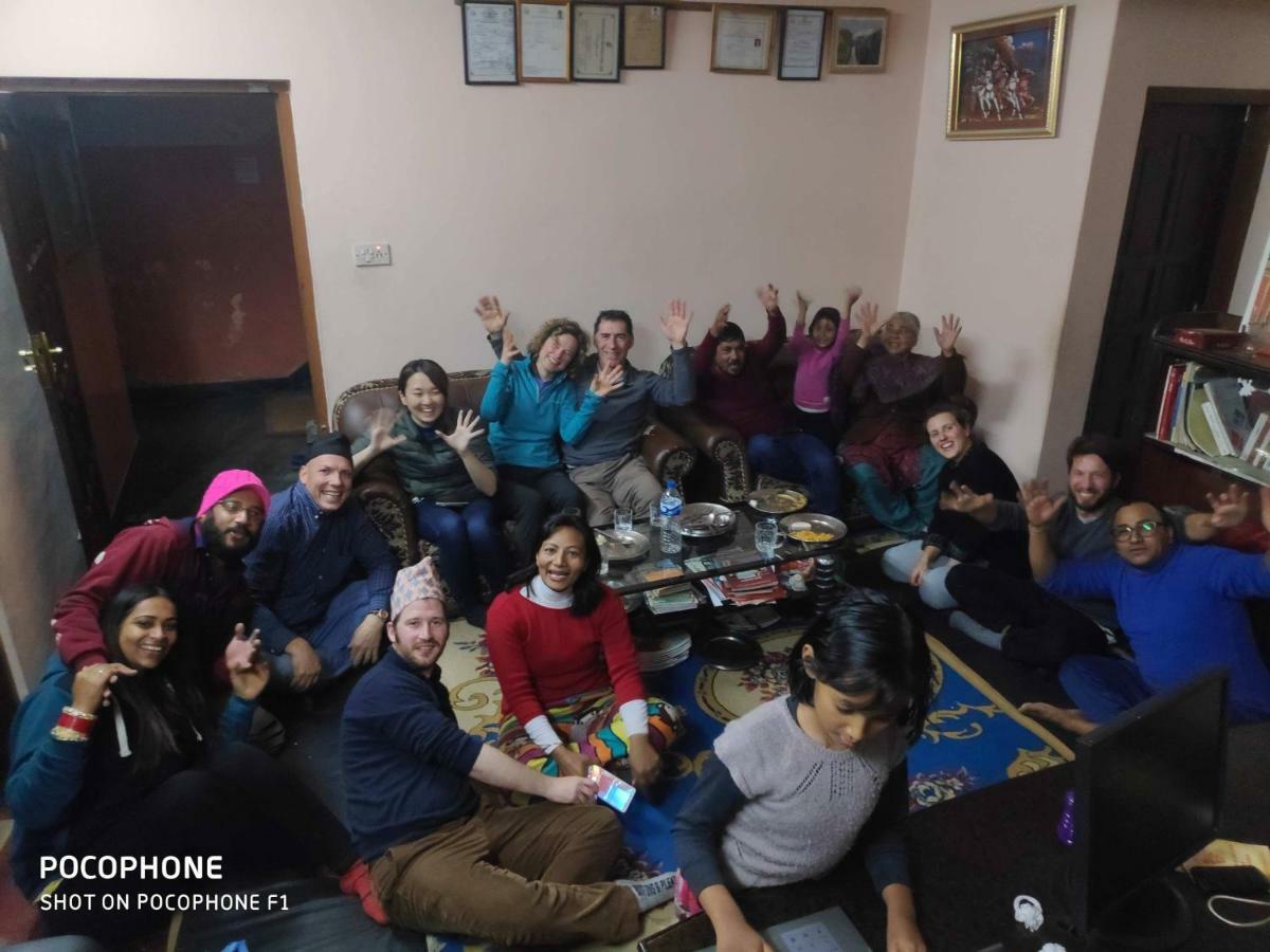 Shine Homestay Famille Francophone - Shine Home And Apartment Kathmandu Ngoại thất bức ảnh