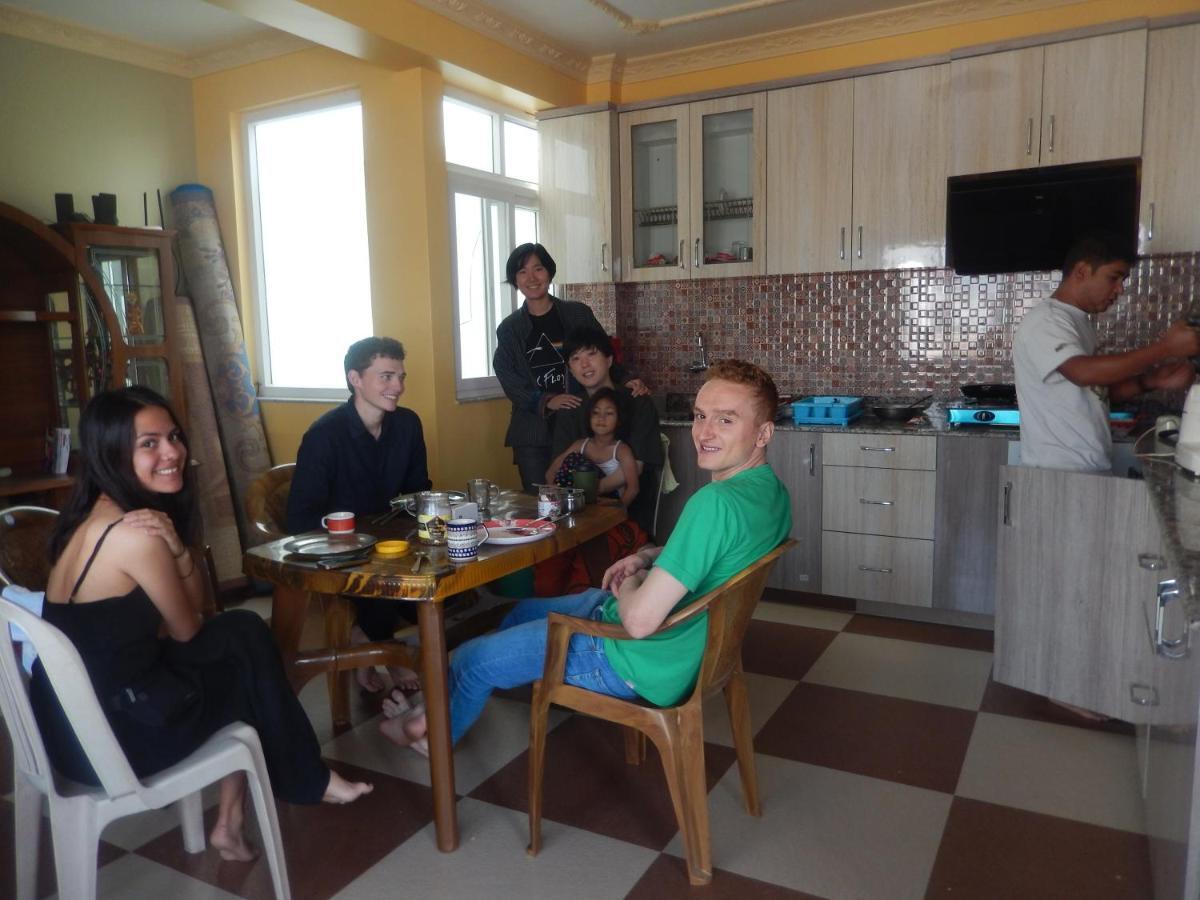 Shine Homestay Famille Francophone - Shine Home And Apartment Kathmandu Ngoại thất bức ảnh