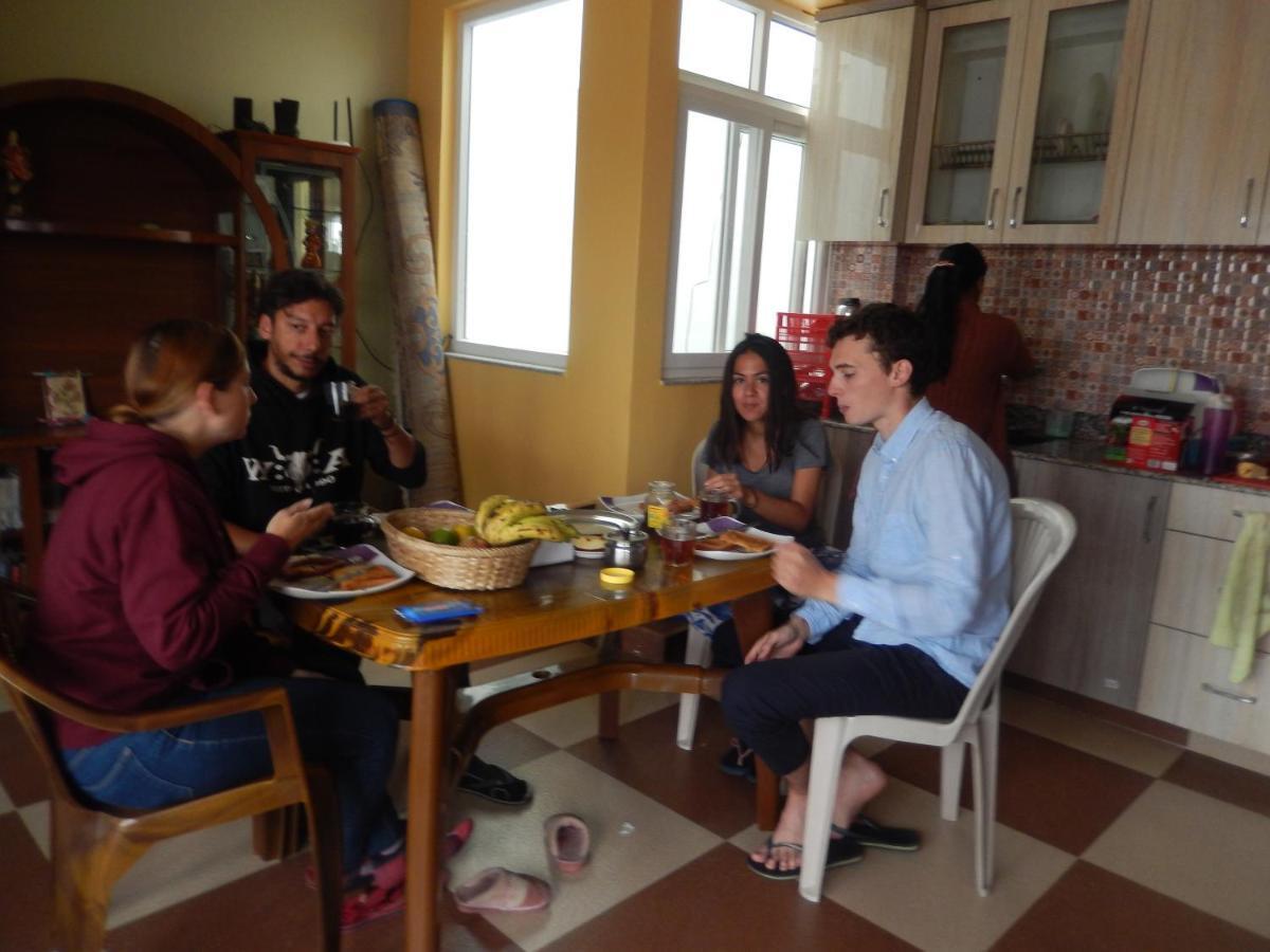 Shine Homestay Famille Francophone - Shine Home And Apartment Kathmandu Ngoại thất bức ảnh